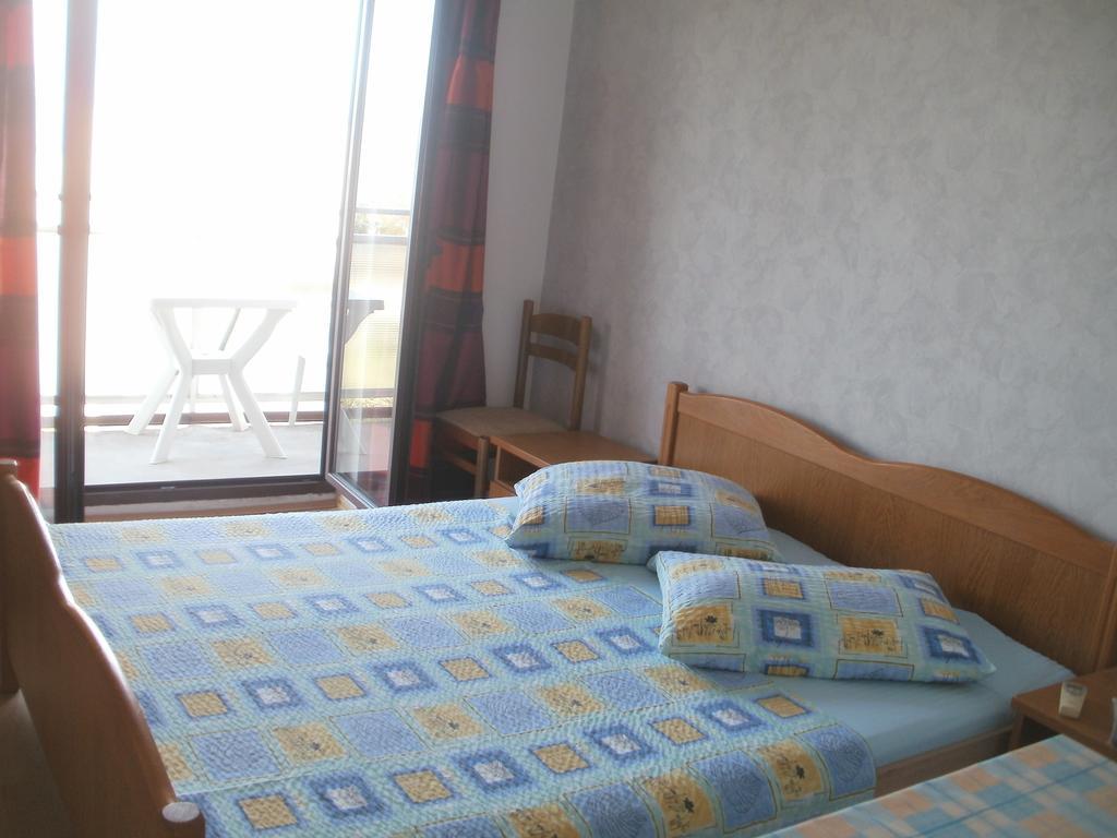 Beach Apartments Toni Подстрана Екстер'єр фото