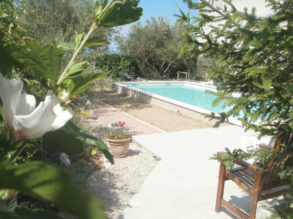 Beach Apartments Toni Подстрана Екстер'єр фото